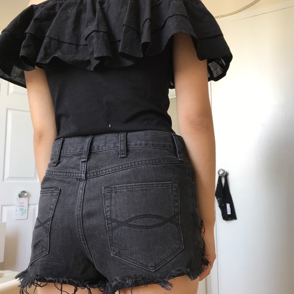 High rise black shorts - Picture 2 of 5